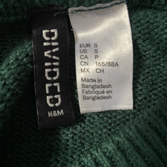H&M long sleeve green knitted top with slit details on the sides size small - Picture 2 of 2